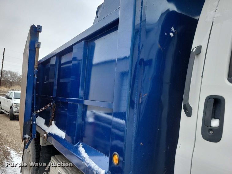 image for item NK9869 2004 GMC C8500 dump truck