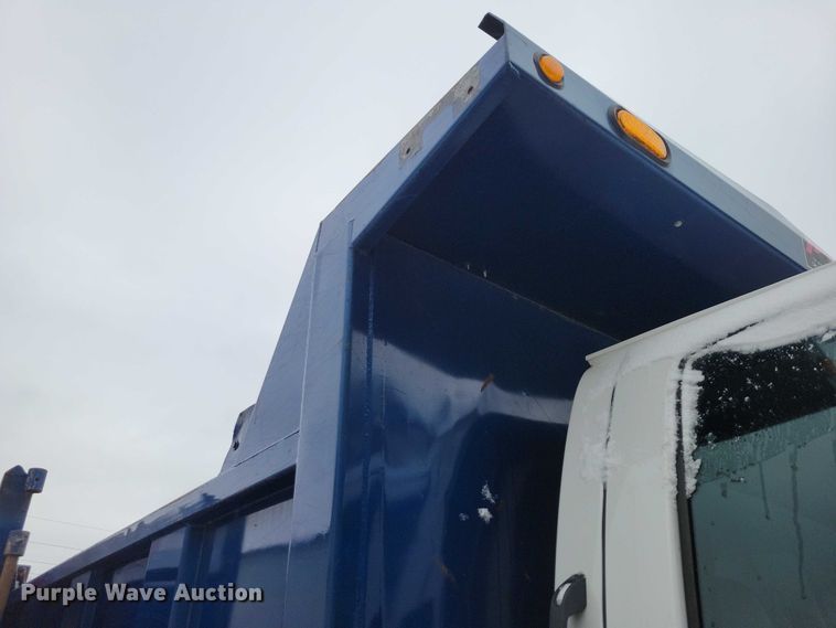 image for item NK9869 2004 GMC C8500 dump truck