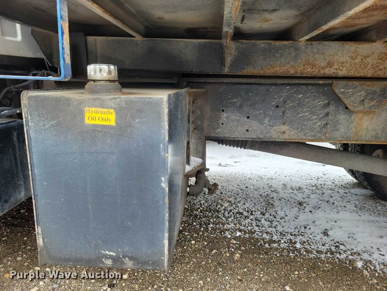 image for item NK9869 2004 GMC C8500 dump truck