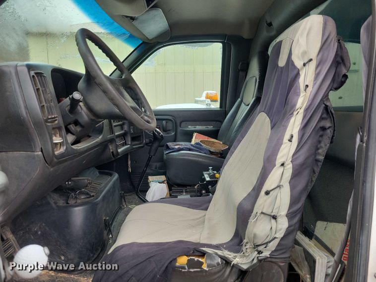 image for item NK9869 2004 GMC C8500 dump truck