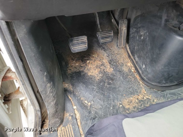 image for item NK9869 2004 GMC C8500 dump truck