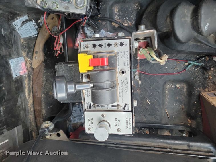 image for item NK9869 2004 GMC C8500 dump truck