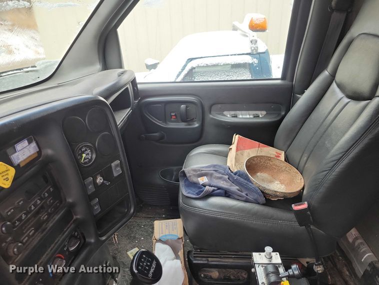 image for item NK9869 2004 GMC C8500 dump truck