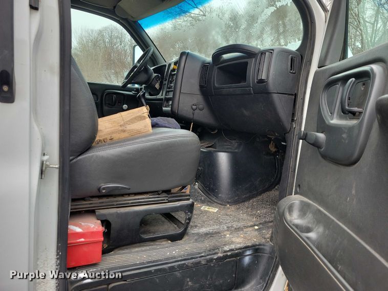 image for item NK9869 2004 GMC C8500 dump truck