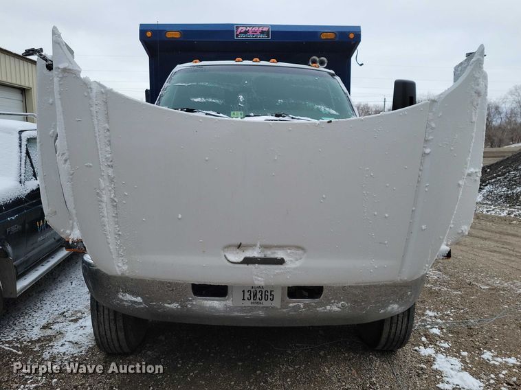 image for item NK9869 2004 GMC C8500 dump truck