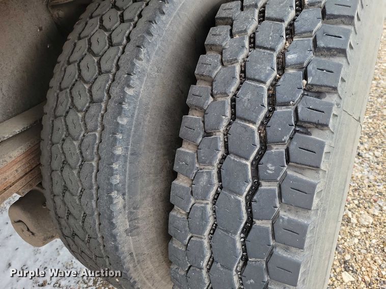 image for item NK9869 2004 GMC C8500 dump truck