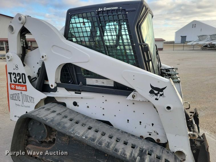 image for item NK9894 2008 Bobcat  T320 tracked skid steer loader