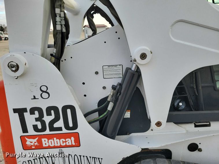 image for item NK9894 2008 Bobcat  T320 tracked skid steer loader