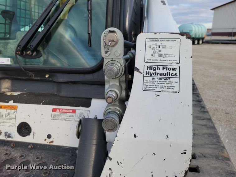 image for item NK9894 2008 Bobcat  T320 tracked skid steer loader