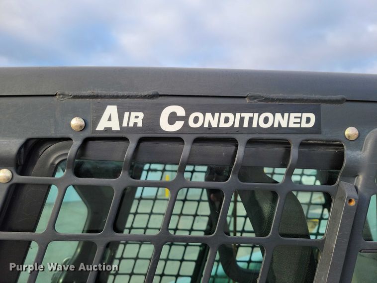 image for item NK9894 2008 Bobcat  T320 tracked skid steer loader