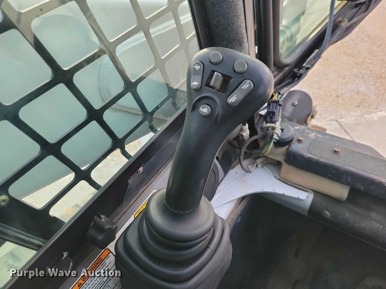 image for item NK9894 2008 Bobcat  T320 tracked skid steer loader