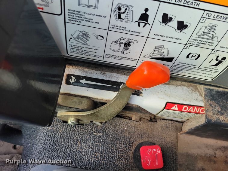 image for item NK9894 2008 Bobcat  T320 tracked skid steer loader