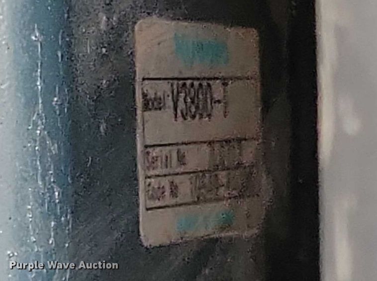 image for item NK9894 2008 Bobcat  T320 tracked skid steer loader