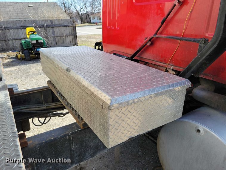 image for item NK9899 1990 White GMC WB water truck