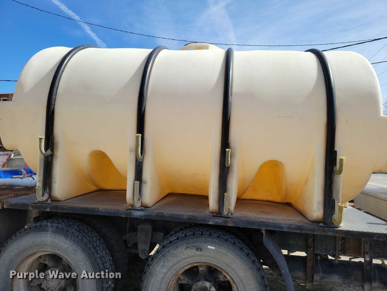 image for item NK9899 1990 White GMC WB water truck