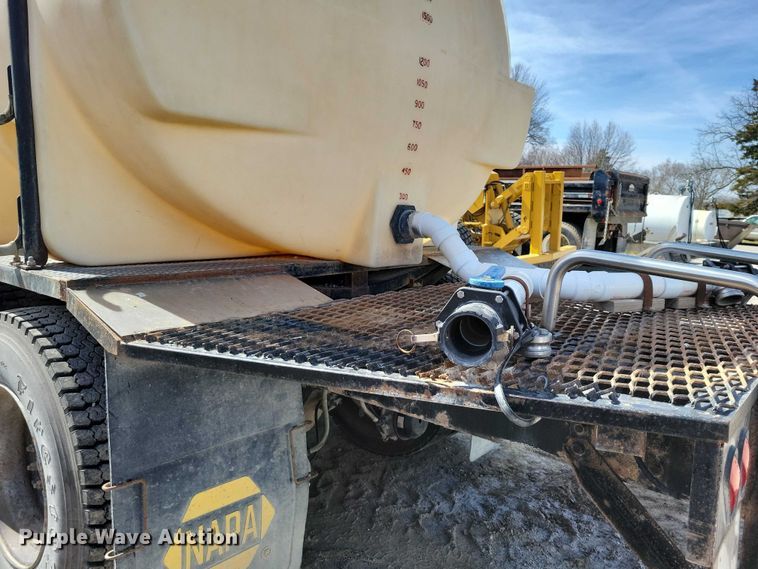 image for item NK9899 1990 White GMC WB water truck