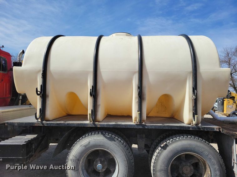 image for item NK9899 1990 White GMC WB water truck