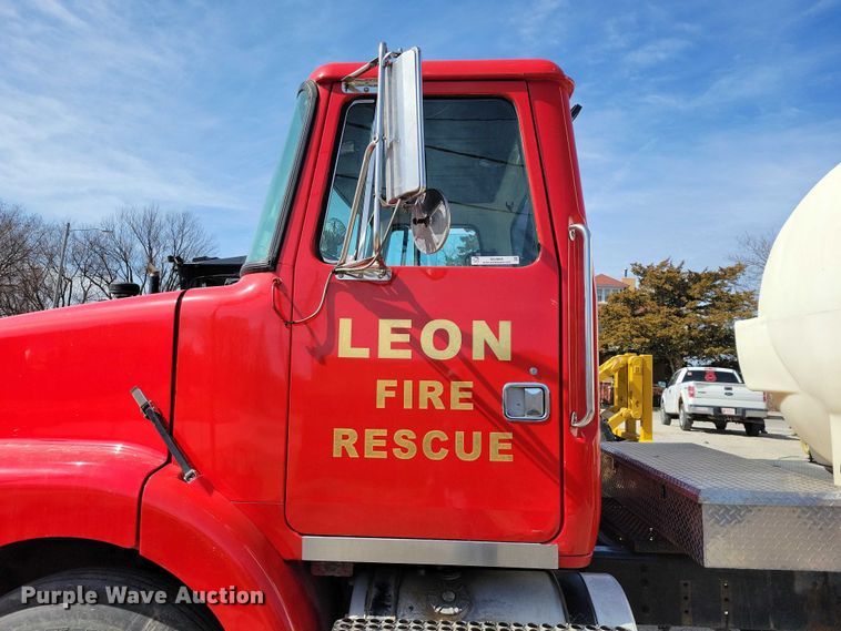 image for item NK9899 1990 White GMC WB water truck