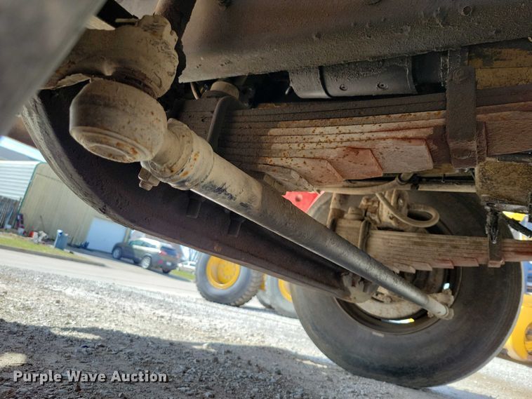 image for item NK9899 1990 White GMC WB water truck