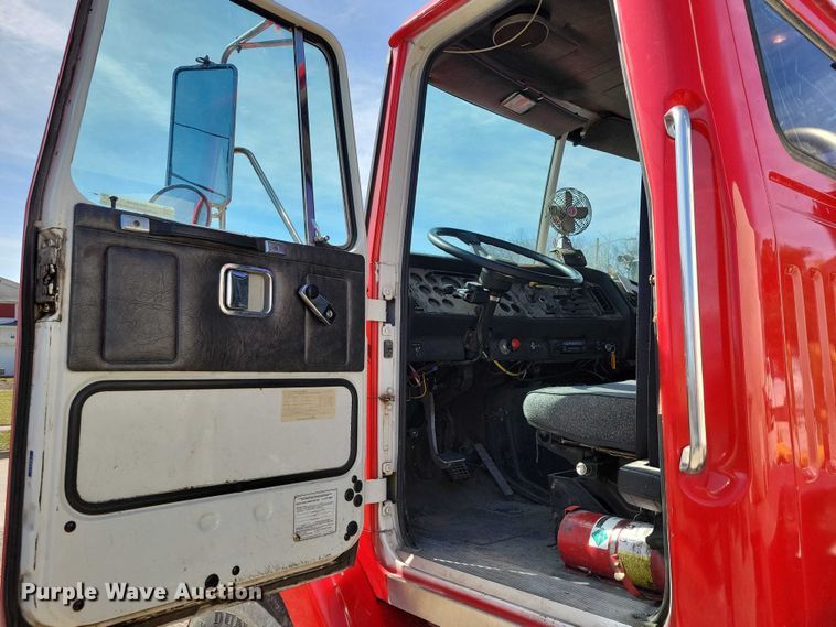 image for item NK9899 1990 White GMC WB water truck