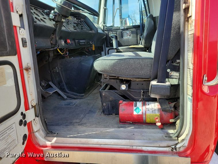 image for item NK9899 1990 White GMC WB water truck