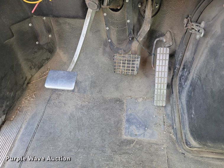 image for item NK9899 1990 White GMC WB water truck