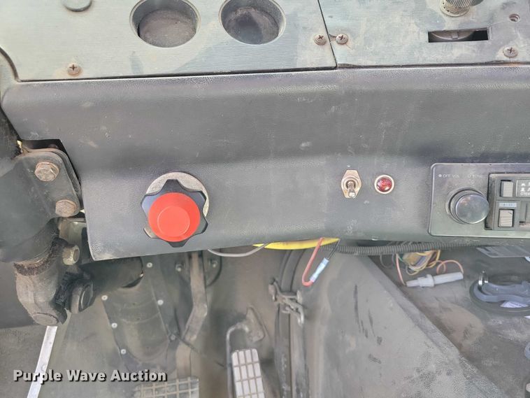 image for item NK9899 1990 White GMC WB water truck