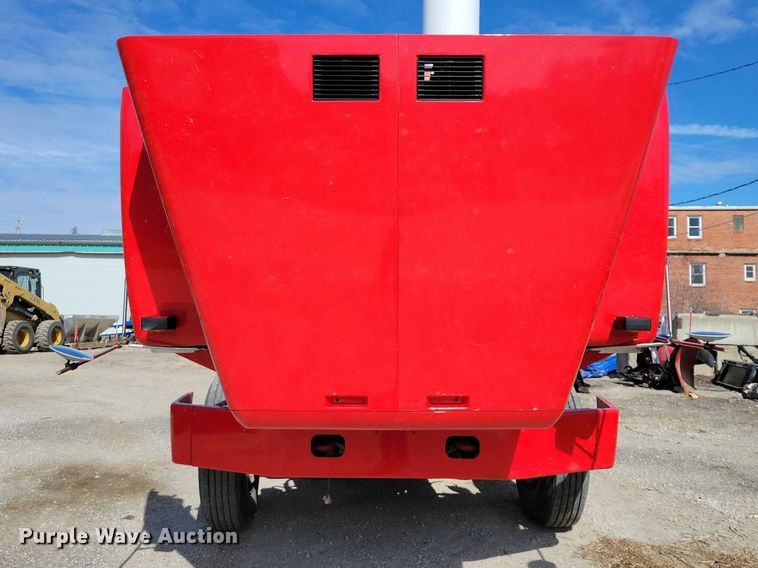 image for item NK9899 1990 White GMC WB water truck