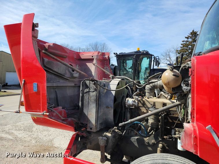 image for item NK9899 1990 White GMC WB water truck