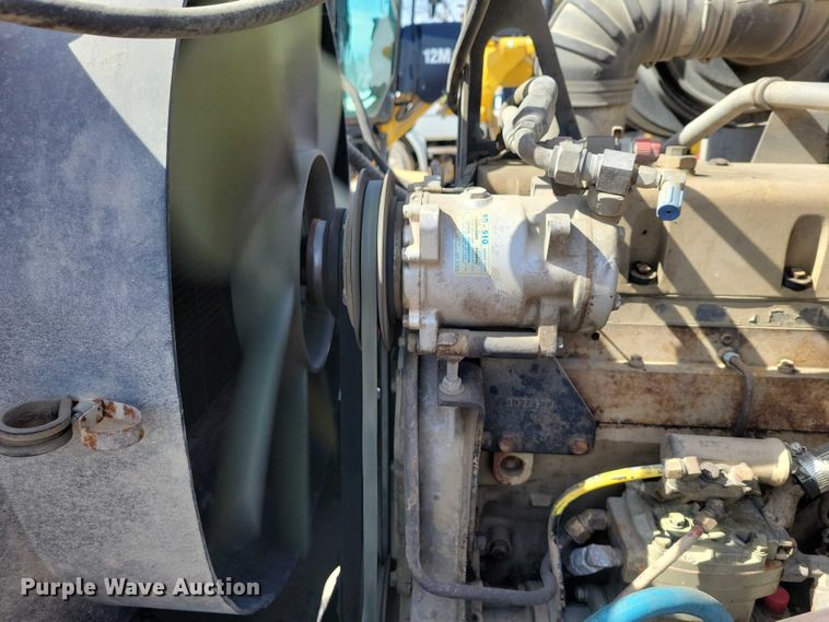 image for item NK9899 1990 White GMC WB water truck