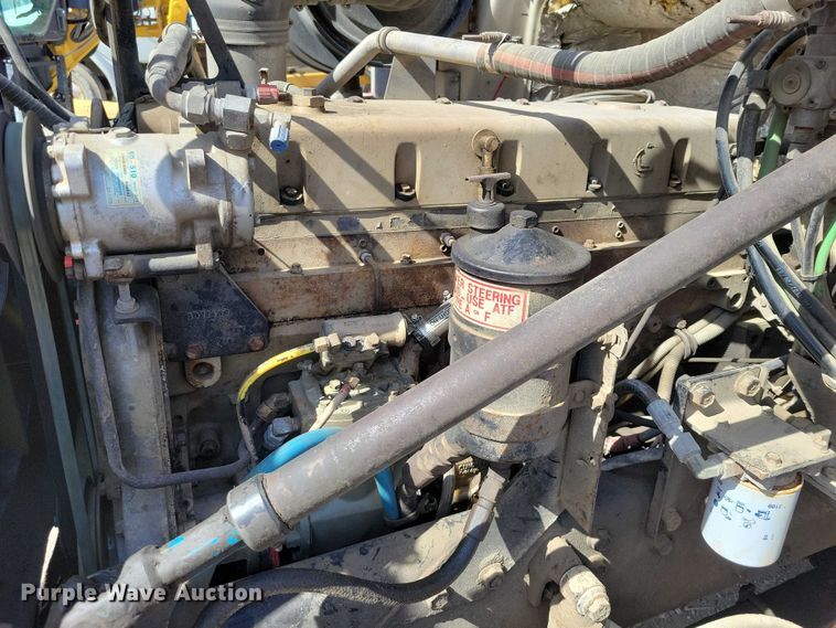 image for item NK9899 1990 White GMC WB water truck