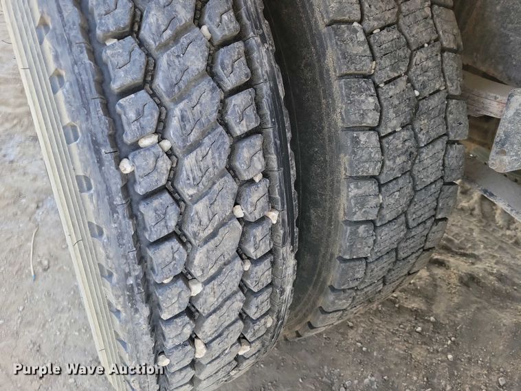 image for item NK9899 1990 White GMC WB water truck