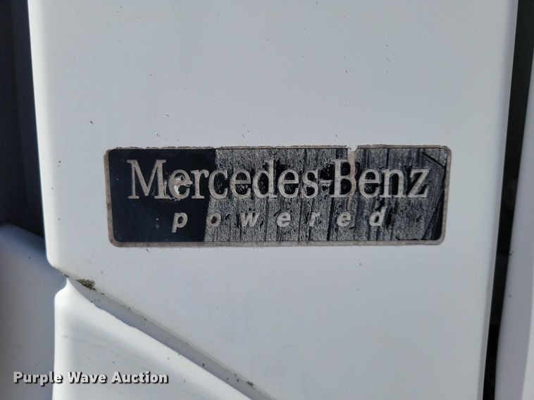 image for item NK9901 2006 Freightliner Business Class M2  semi truck