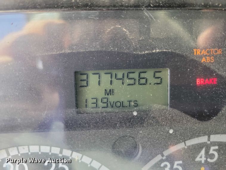 image for item NK9901 2006 Freightliner Business Class M2  semi truck