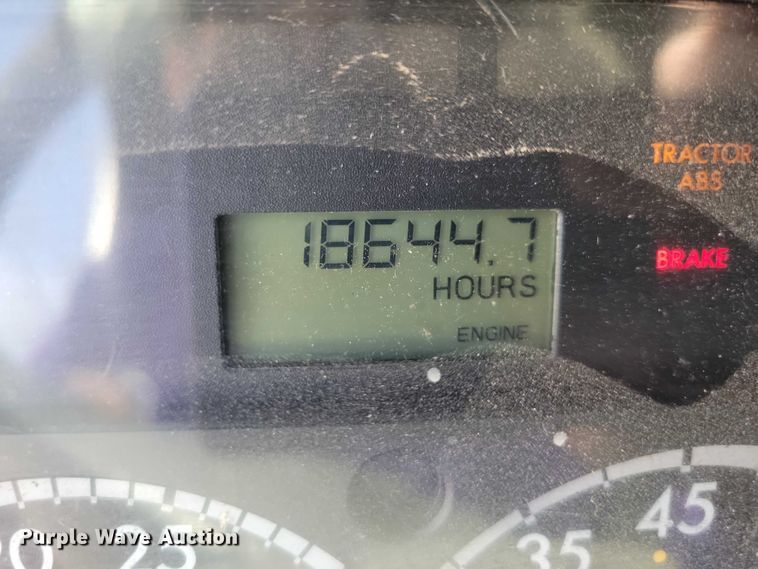 image for item NK9901 2006 Freightliner Business Class M2  semi truck