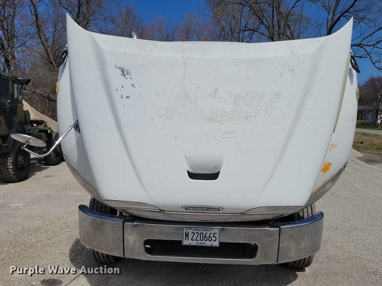 image for item NK9901 2006 Freightliner Business Class M2  semi truck