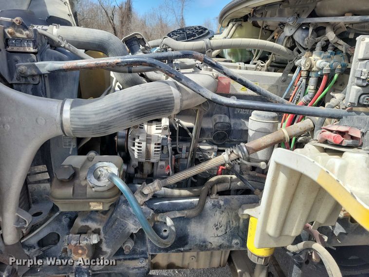 image for item NK9901 2006 Freightliner Business Class M2  semi truck