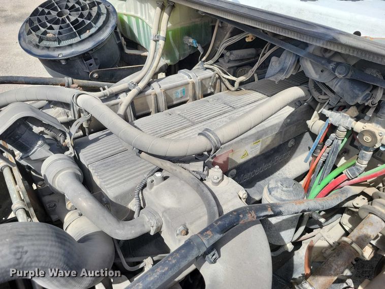 image for item NK9901 2006 Freightliner Business Class M2  semi truck