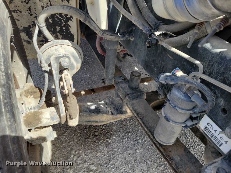 image for item NK9901 2006 Freightliner Business Class M2  semi truck