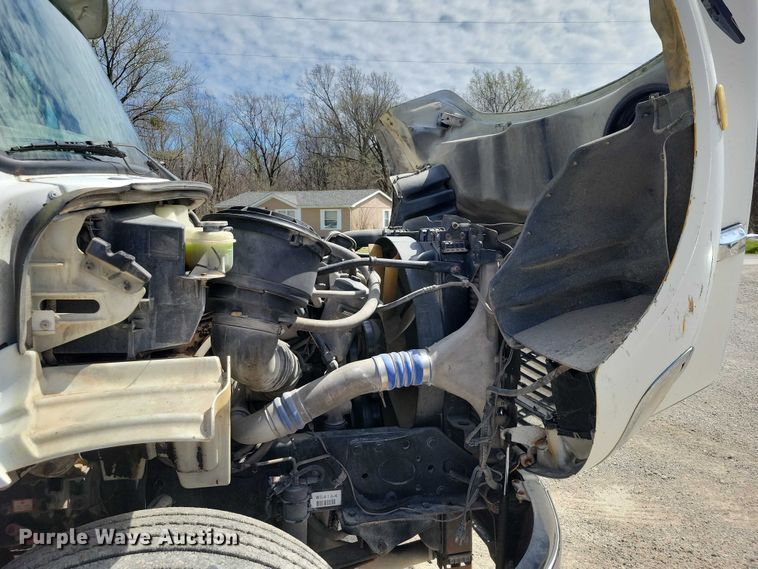 image for item NK9901 2006 Freightliner Business Class M2  semi truck