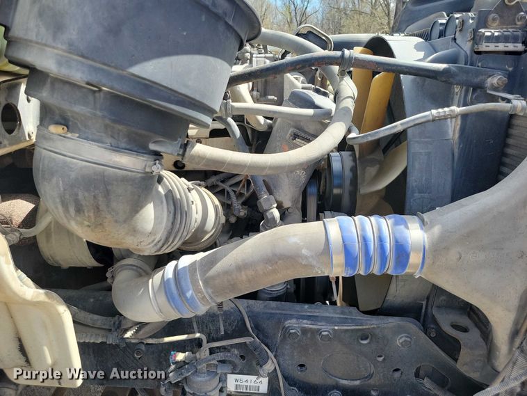 image for item NK9901 2006 Freightliner Business Class M2  semi truck