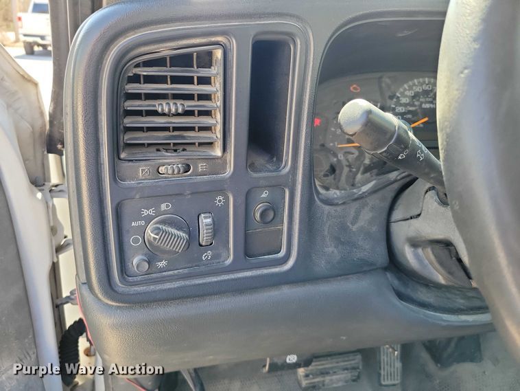 image for item NK9904 2005 Chevrolet 1500 pickup truck