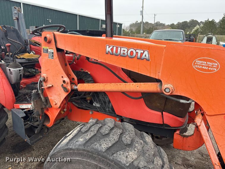 image for item DT2865 2014 Kubota M7060D MFWD tractor