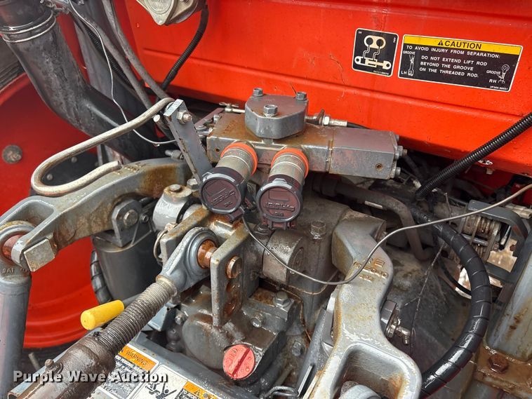 image for item DT2865 2014 Kubota M7060D MFWD tractor