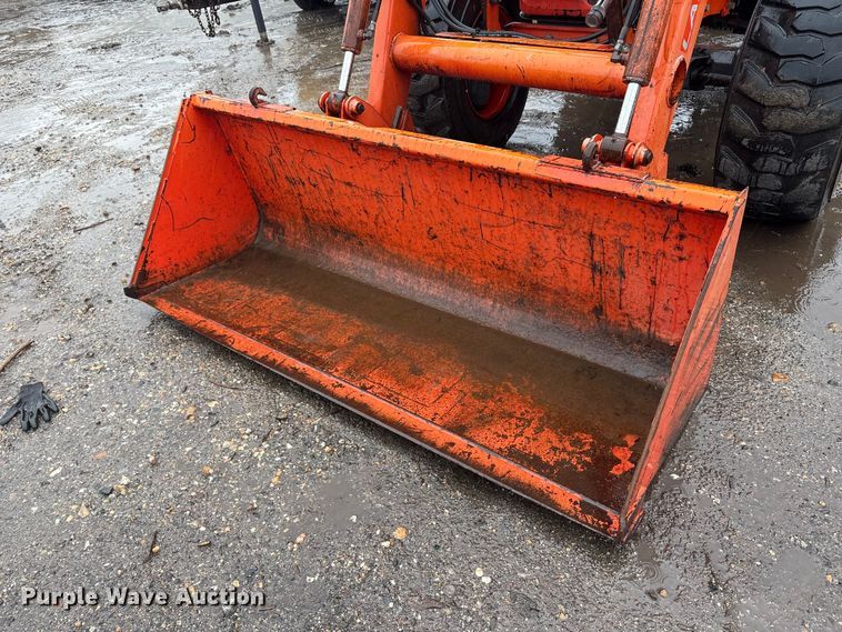 image for item DT2865 2014 Kubota M7060D MFWD tractor