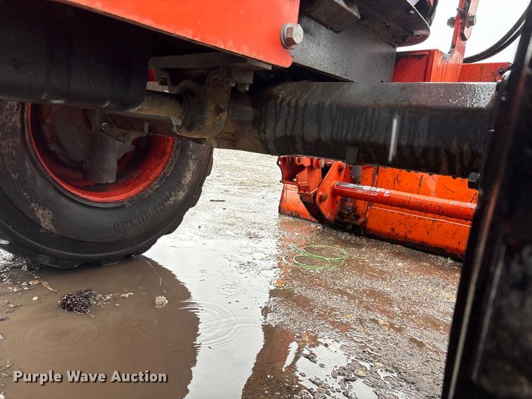 image for item DT2865 2014 Kubota M7060D MFWD tractor