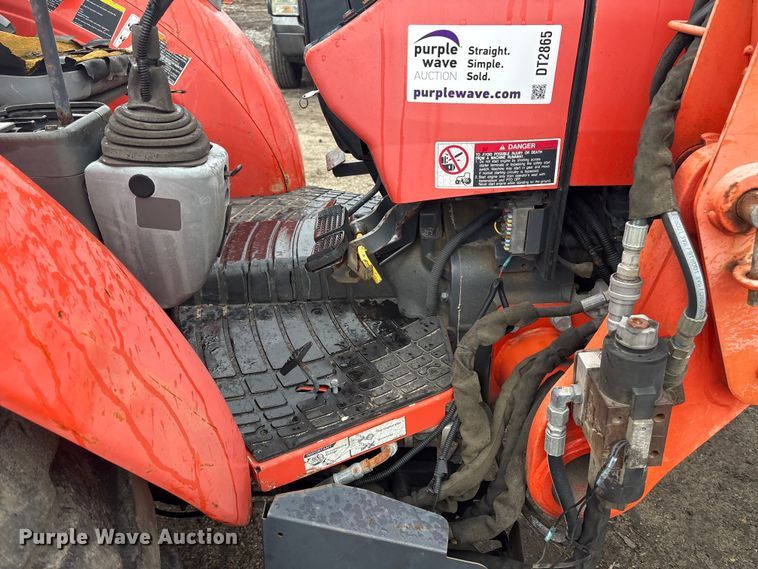image for item DT2865 2014 Kubota M7060D MFWD tractor