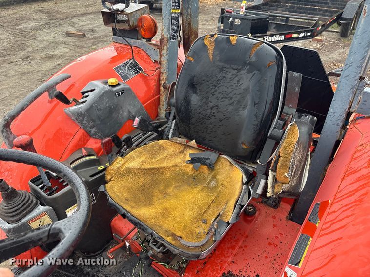 image for item DT2865 2014 Kubota M7060D MFWD tractor