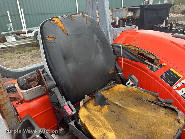 image for item DT2865 2014 Kubota M7060D MFWD tractor