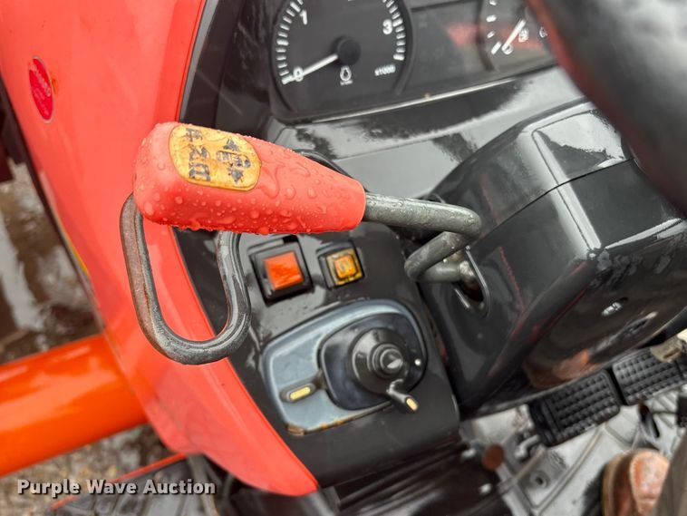 image for item DT2865 2014 Kubota M7060D MFWD tractor